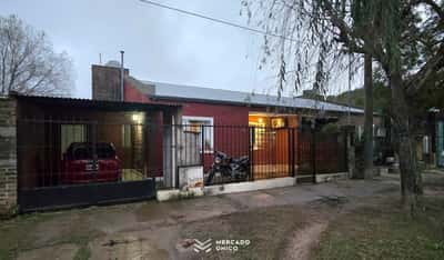 Casa en Valentin Alsina 9661